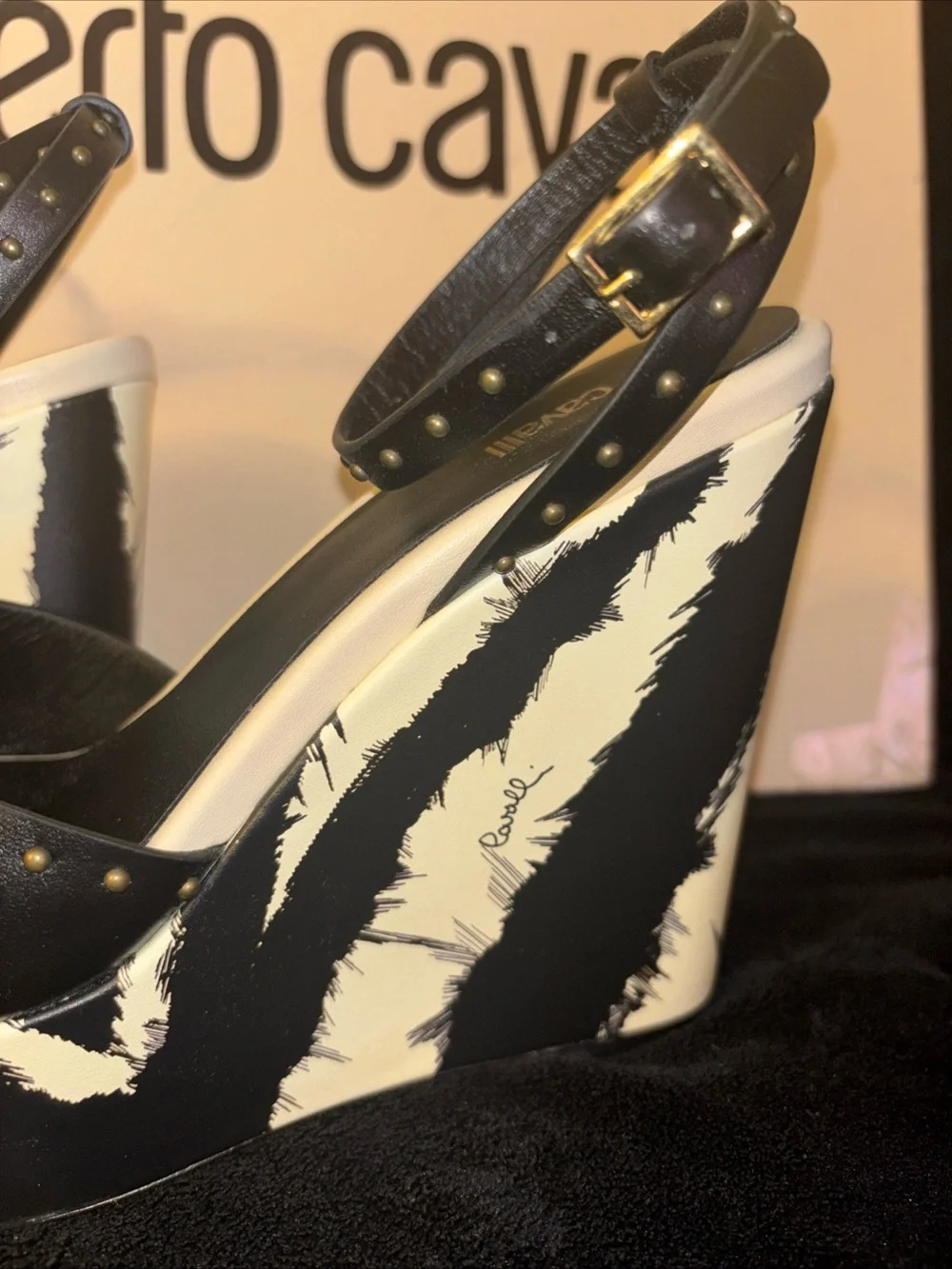 Roberto Cavalli freedom-print stud wedge NWT